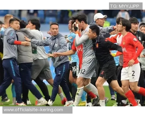 CBA季后赛广东队与山东队激战正酣精彩对决引发球迷热议